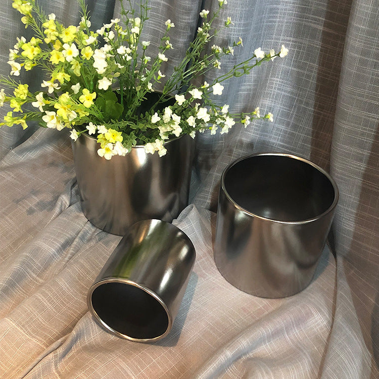 Simple ceramic vase